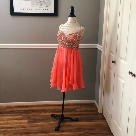 NEW SHERRI HILL SZ 12 CORAL JEWELED CHIFFON HALTER FORMAL DRESS - Picture 2 of 15